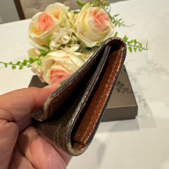 Authentic Louis Vuitton key case - Picture 5 of 8